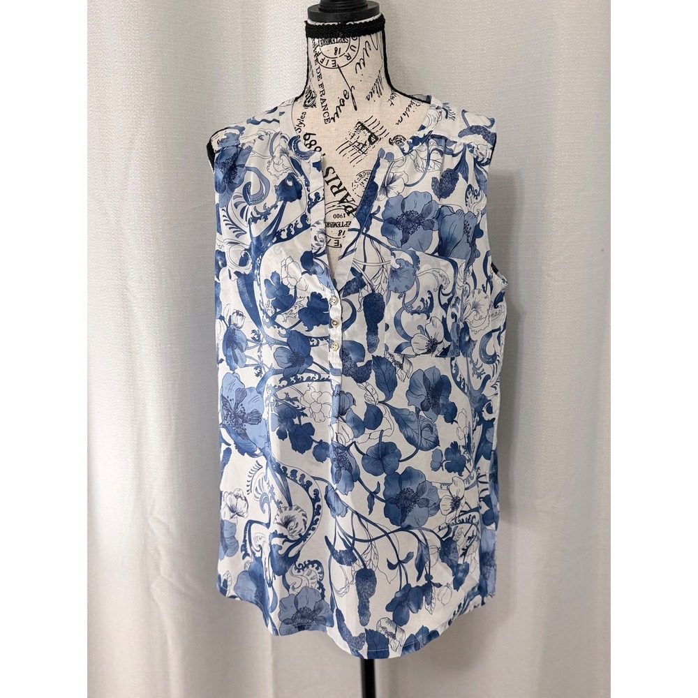 HM Blue White Floral Sleeveless Blouse Size 14 Button V-Neck Toile Top